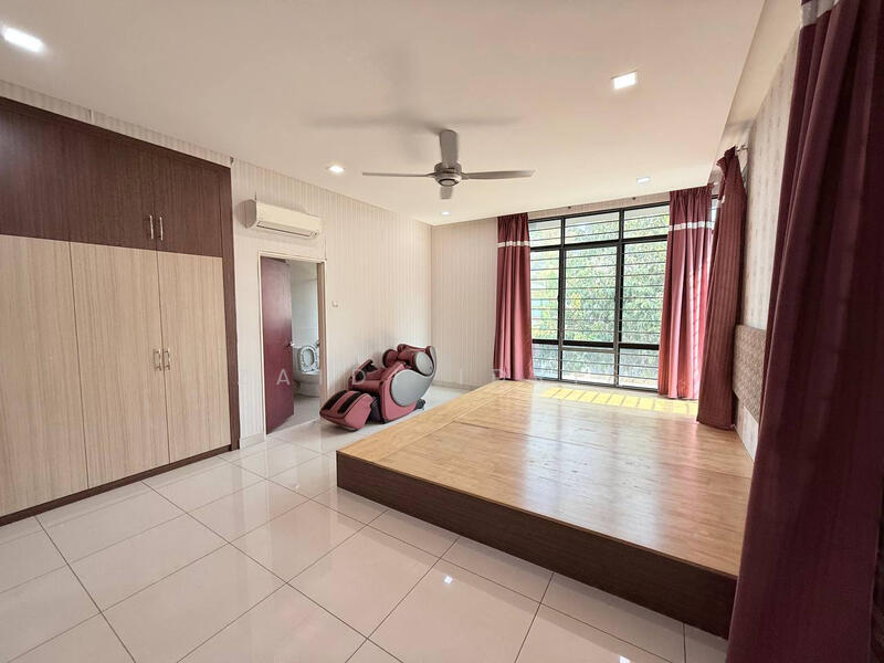 Untuk Dijual - Corner Lot 3 Storey Superlink 16 Sierra Sierra 2 Type Lyden