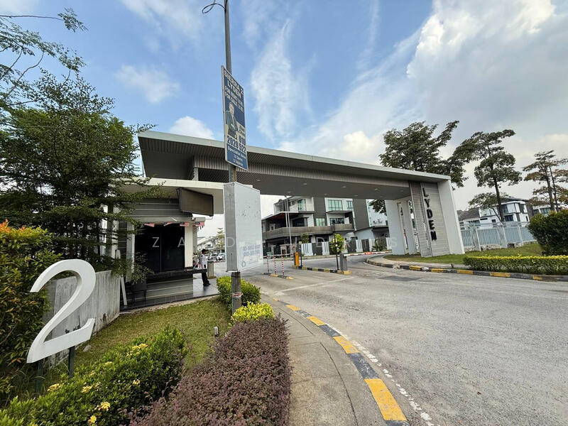 Untuk Dijual - Corner Lot 3 Storey Superlink 16 Sierra Sierra 2 Type Lyden