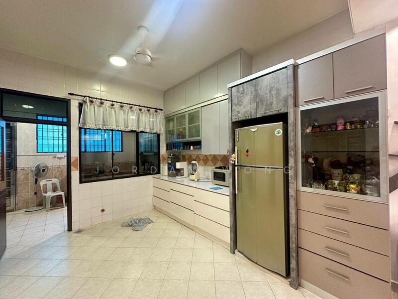 Untuk Disewa - Jalan Layang, Taman Perling