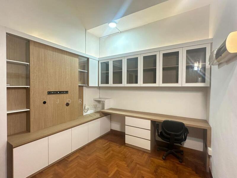 Untuk Disewa - Jalan Layang, Taman Perling