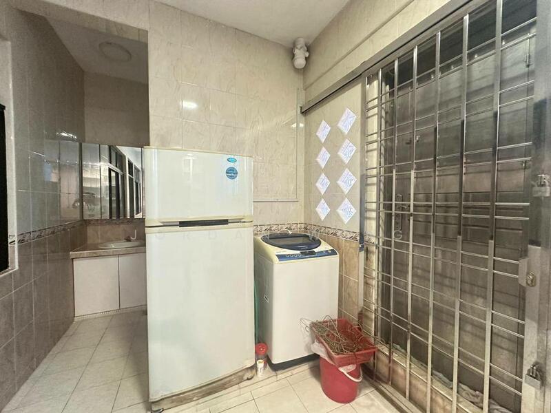 Untuk Disewa - Jalan Layang, Taman Perling