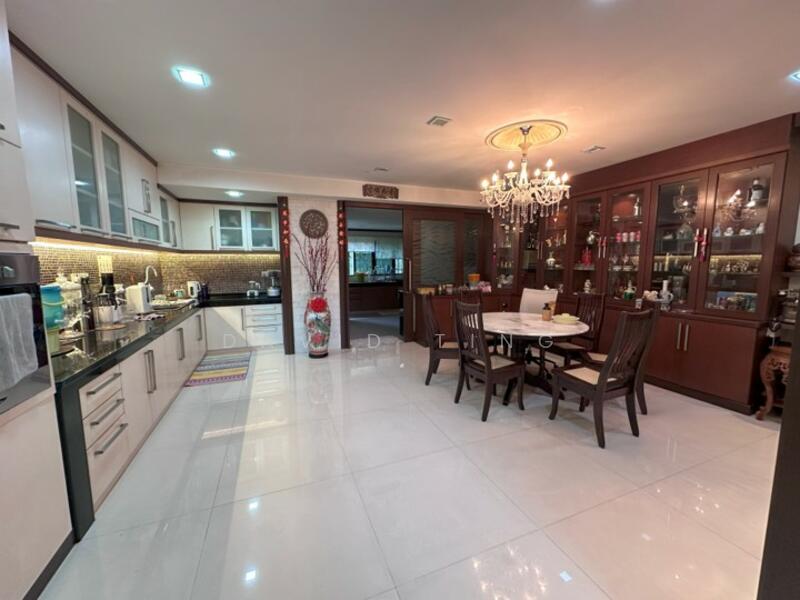 3-storey Terraced House for Sale in Lake Fields (Sungai Besi) - David Ting - PropertyGuru.com.my