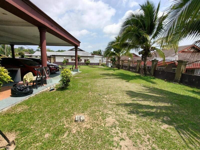 Huge Land Single Storey Bungalow at Rasah Kemayan Seremban 2