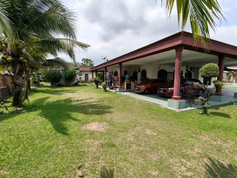 Huge Land Single Storey Bungalow at Rasah Kemayan Seremban 2