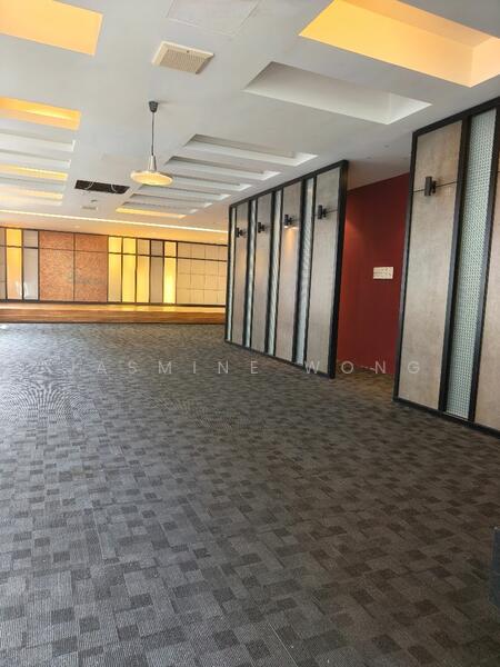 For Rent - Shop / Office at Lake Fields