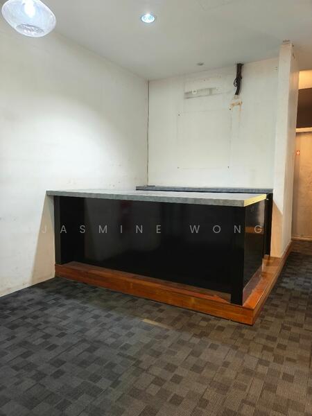 For Rent - Shop / Office at Lake Fields