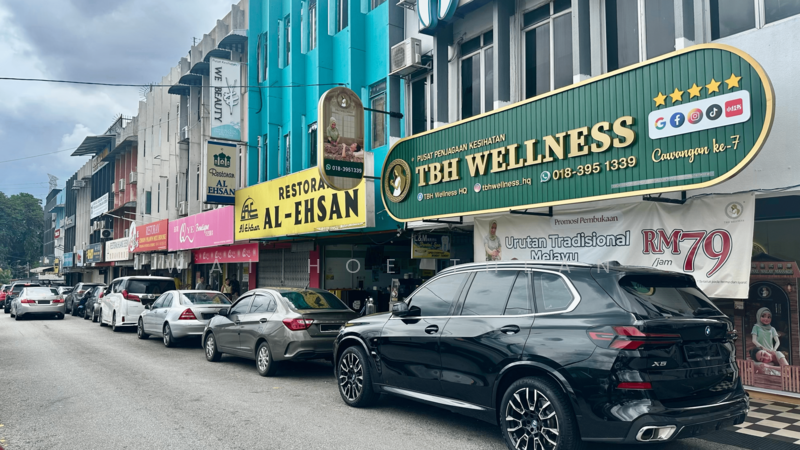 Untuk Dijual - 3 Sty Shop @ Tmn Paramount , Premium Location , Good Capital Gain