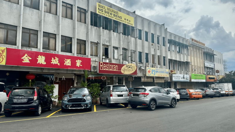 Untuk Dijual - 3 Sty Shop @ Tmn Paramount , Premium Location , Good Capital Gain