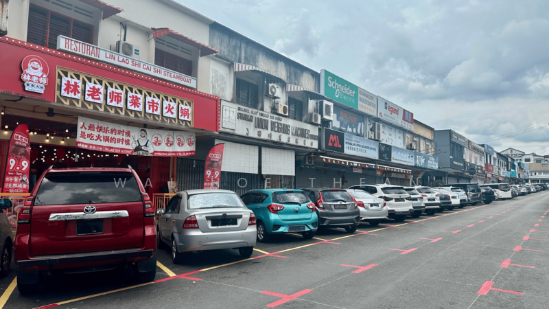 Untuk Dijual - 3 Sty Shop @ Tmn Paramount , Premium Location , Good Capital Gain