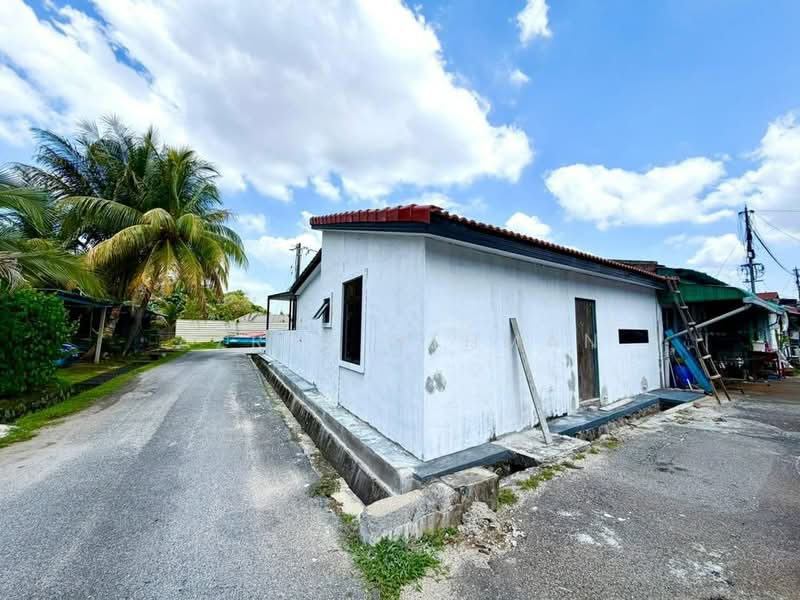 Rumah Teres 1 Tingkat untuk Dijual di Taman Cempaka (Senawang) - Azrul Othman - Exterior - PropertyGuru.com.my