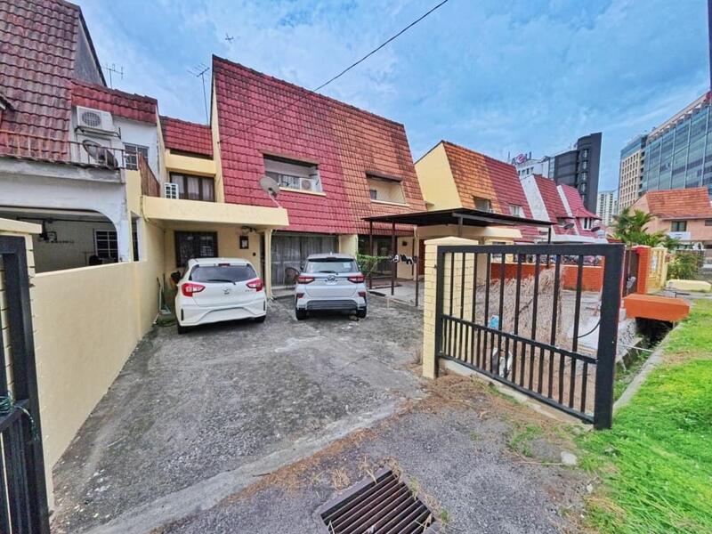 For Sale - 2-storey Terrace House at SS15