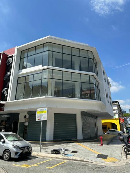 For Sale - 【ROI 4.5% CORNER ROAD FRONTING】 DESA PETALING KL
