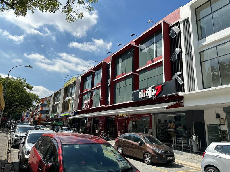 For Sale - 【ROI 4.5% CORNER ROAD FRONTING】 DESA PETALING KL