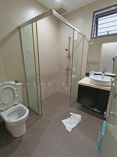 Untuk Disewa - jalan Serampang taman pelangi jb town