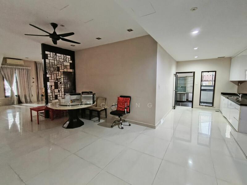 Untuk Disewa - jalan Serampang taman pelangi jb town