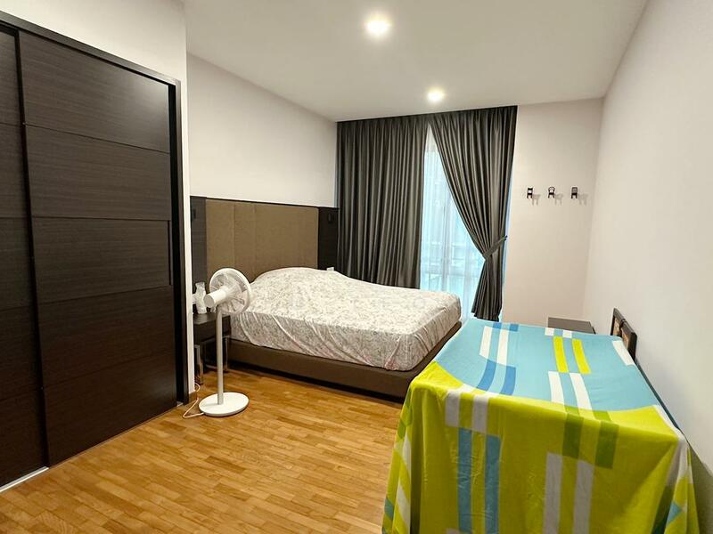 For Sale - Molek Pine 3