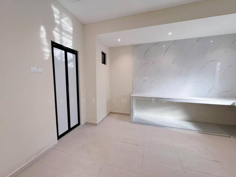 For Sale - Taman Universiti