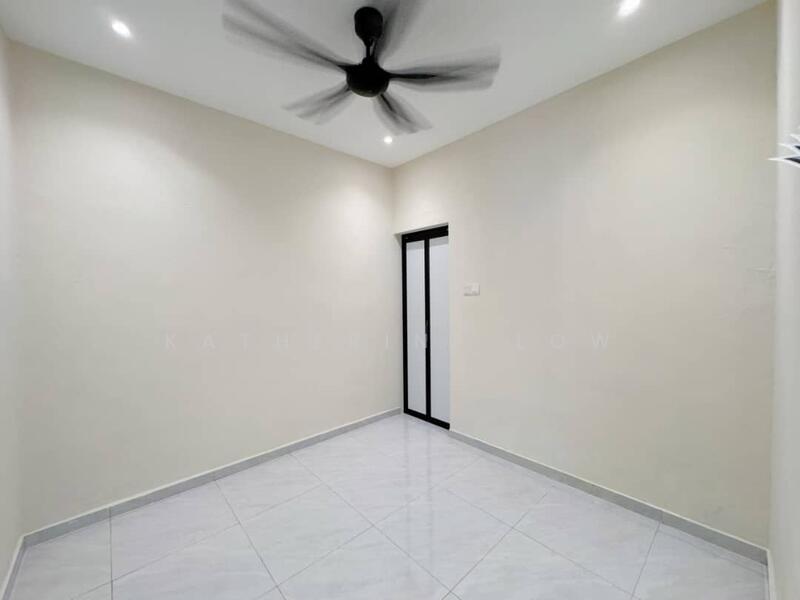 For Sale - Taman Universiti