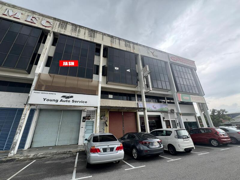 For Sale - 3.5 Storey 4,940sqft Commercial Shop Lot for SALE @ Butterworth