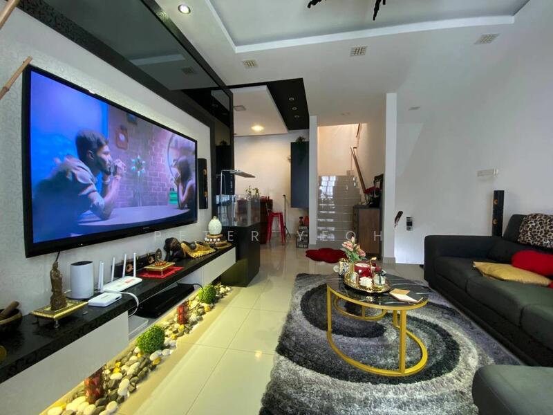 For Sale - Townhouse at 16 Sierra