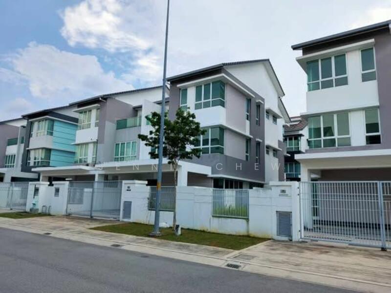 Untuk Dijual - Semi-Detached House at Ambang Botanic 2