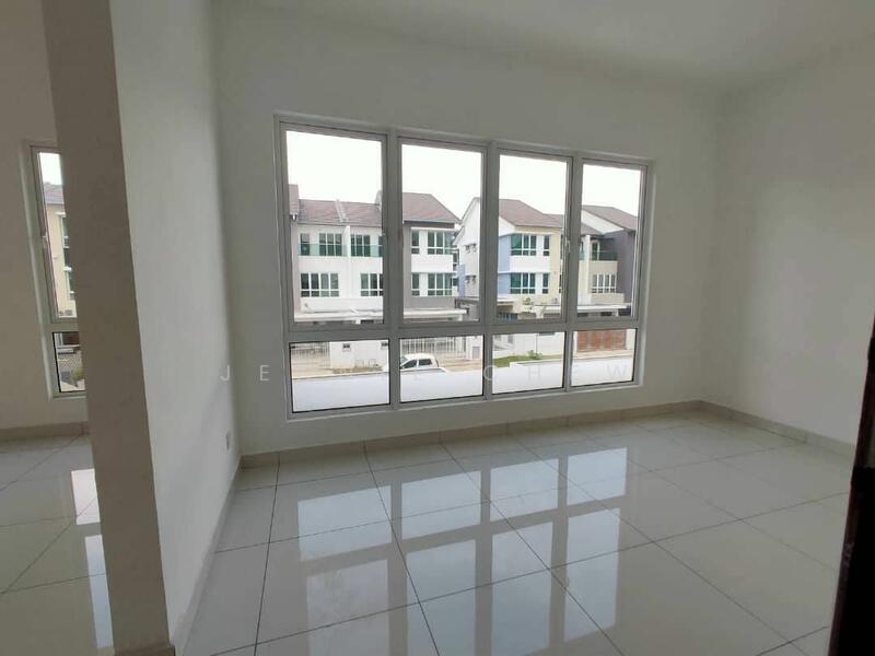 Untuk Dijual - Semi-Detached House at Ambang Botanic 2