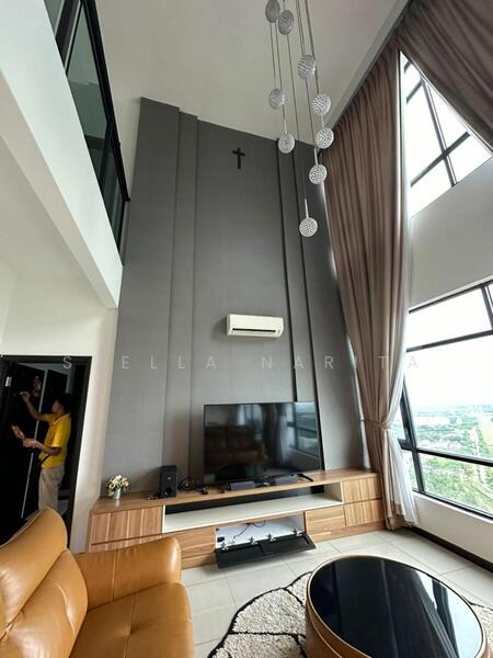 For Rent - Molek Regency