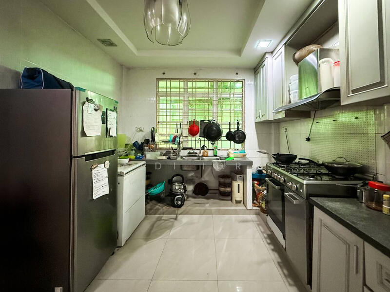 Untuk Dijual - Taman Pinggran Putra Seri Kembangan