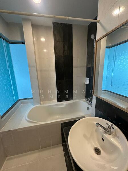 For Rent - Ritze Perdana 1