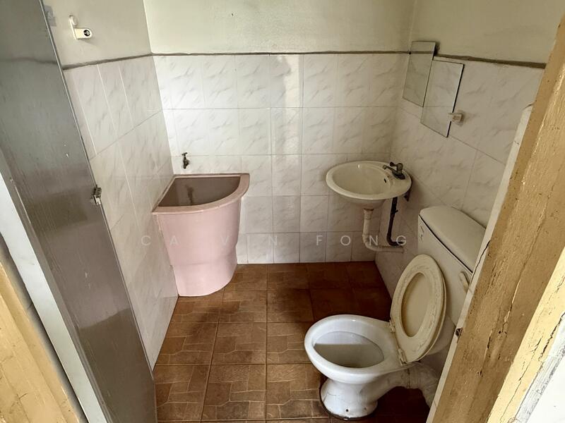 Ground floor common bathroom