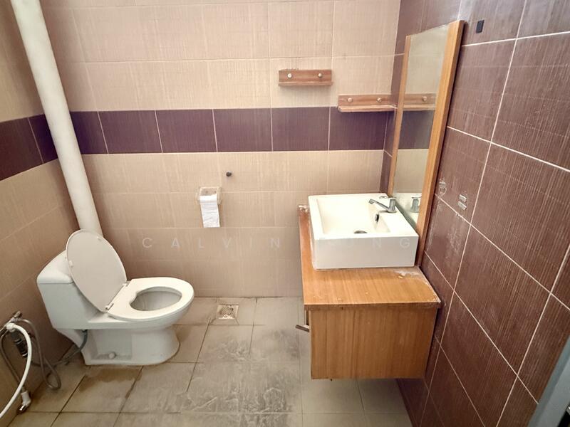 Master bedroom attached bathroom