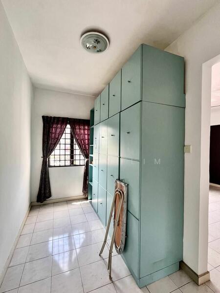 For Sale - Mon Glori