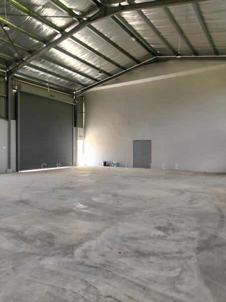 Untuk Disewa - 1.5 Storey Factory For Rent In Jalan Rozhan