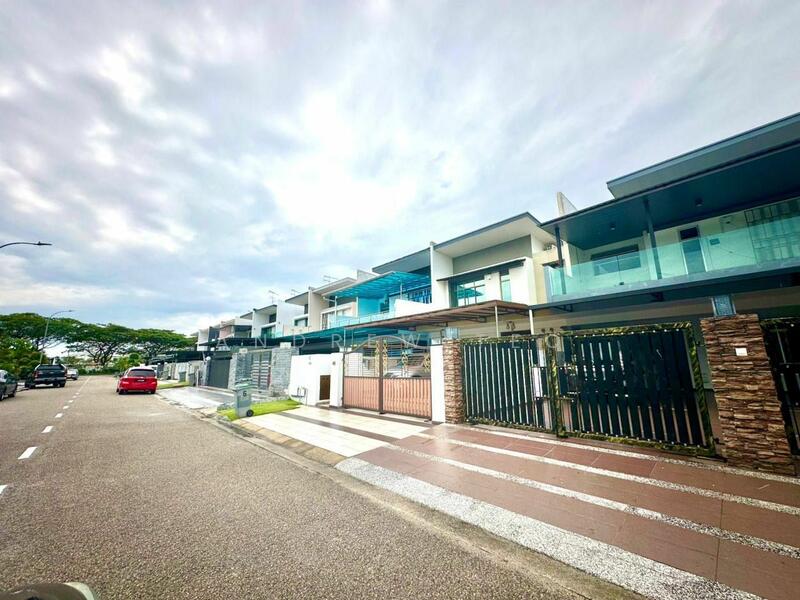 For Sale - Setia Tropika Setias Tropikas