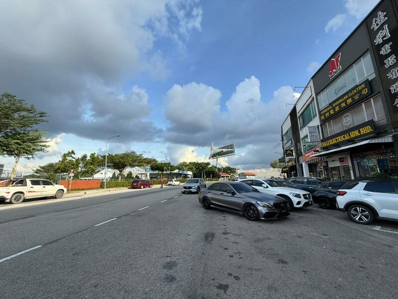 For Sale - Taman Gaya,Jalan Gaya 1,Ulu Tiram,3 storey shoplot,Tenanted unit