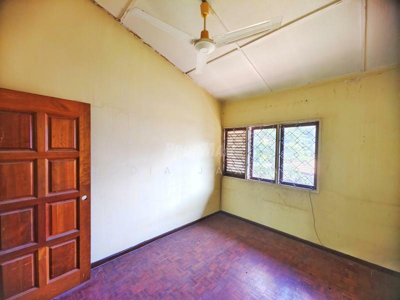 For Sale - CORNER LOT 2 Storey Terrace Jalan A Taman Melawati Freehold 5027sqft