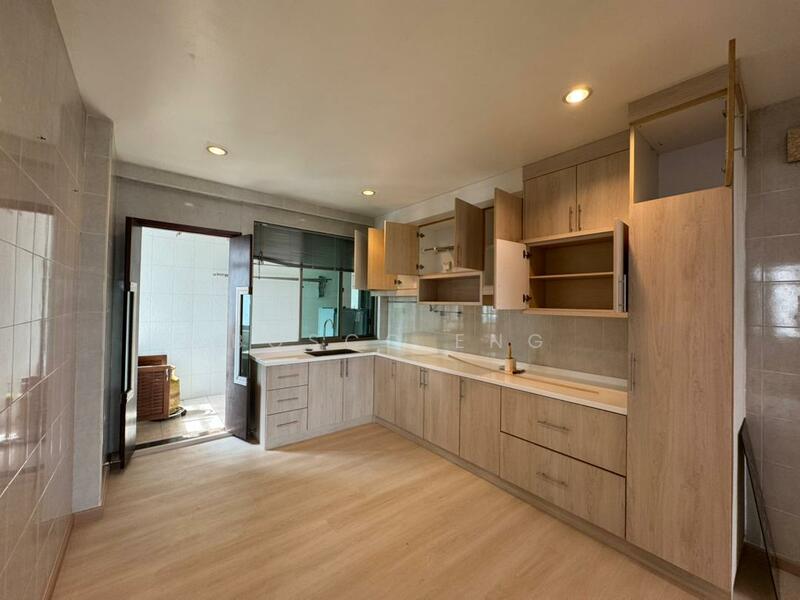 For Rent - Molek Pine 1