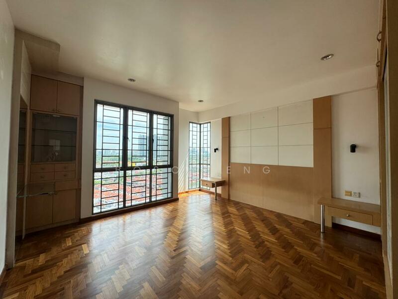 For Rent - Molek Pine 1