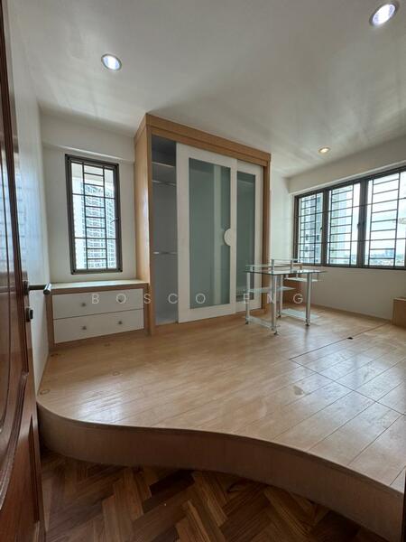 For Rent - Molek Pine 1