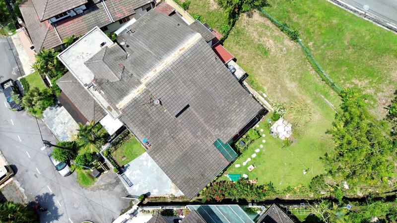 For Sale - END LOT 2 Storey Semi Detached Taman Melawati Cul-de-sac Well Kept