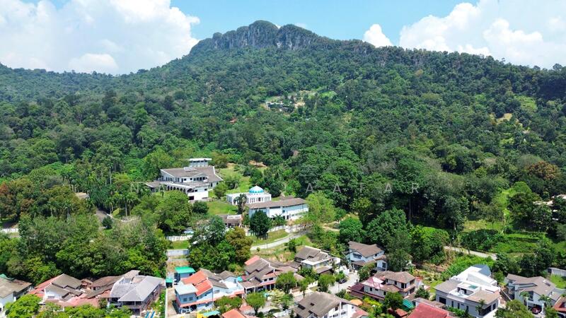 For Sale - END LOT 2 Storey Semi Detached Taman Melawati Cul-de-sac Well Kept