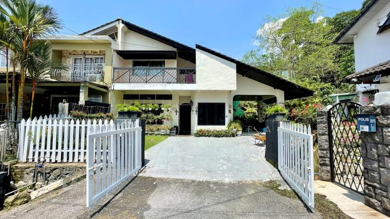 For Sale - END LOT 2 Storey Semi Detached Taman Melawati Cul-de-sac Well Kept