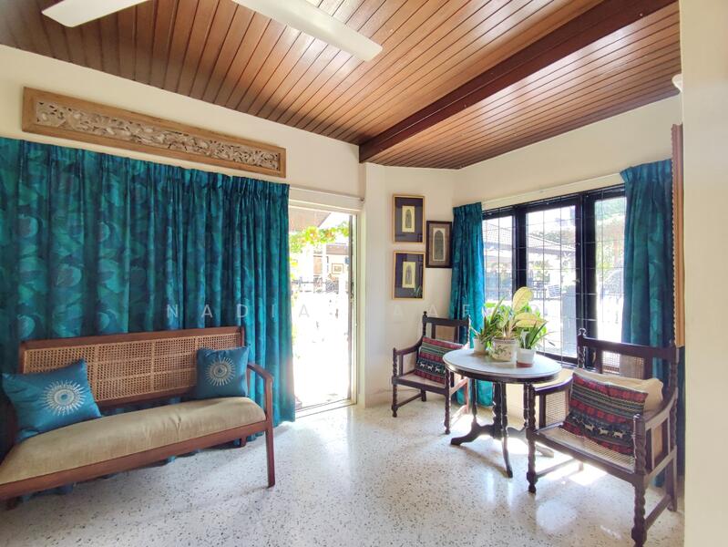 For Sale - END LOT 2 Storey Semi Detached Taman Melawati Cul-de-sac Well Kept