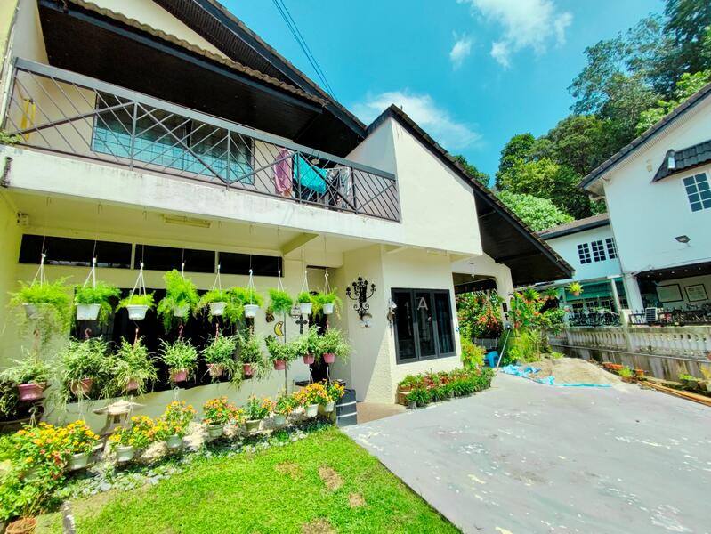 For Sale - END LOT 2 Storey Semi Detached Taman Melawati Cul-de-sac Well Kept