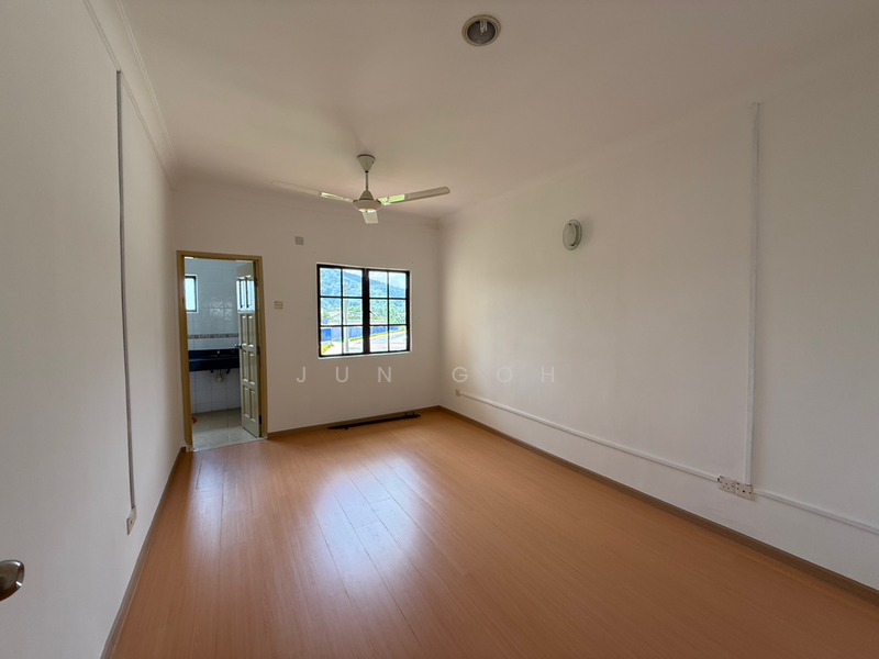 For Rent - 2-storey Terrace House at Taman Andaman Ukay