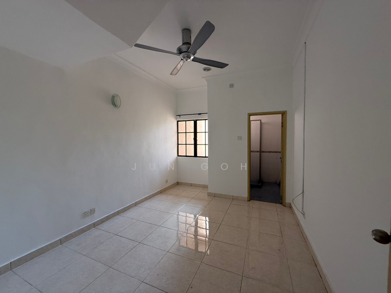 For Rent - 2-storey Terrace House at Taman Andaman Ukay