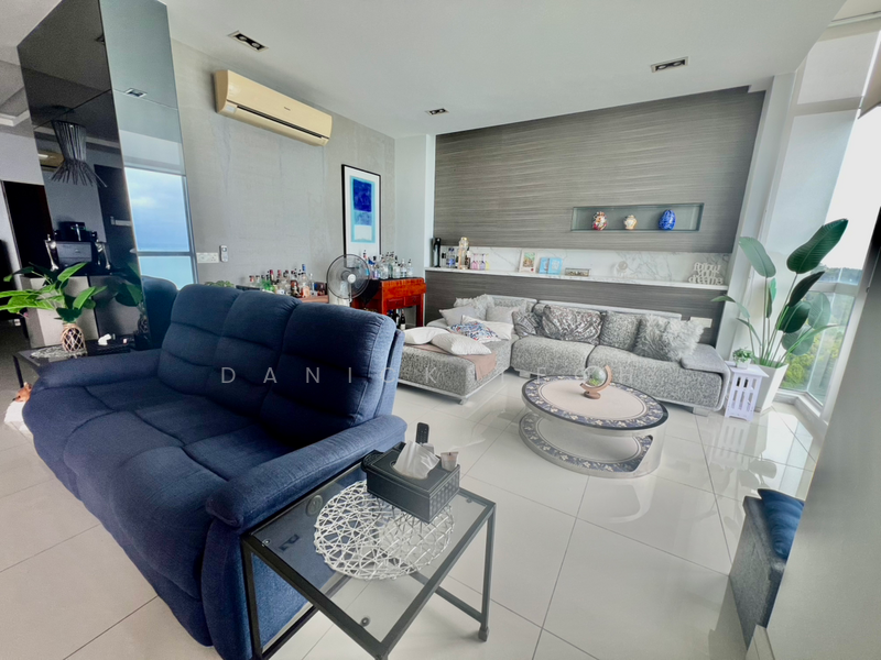 For Sale - 10 Island Resort