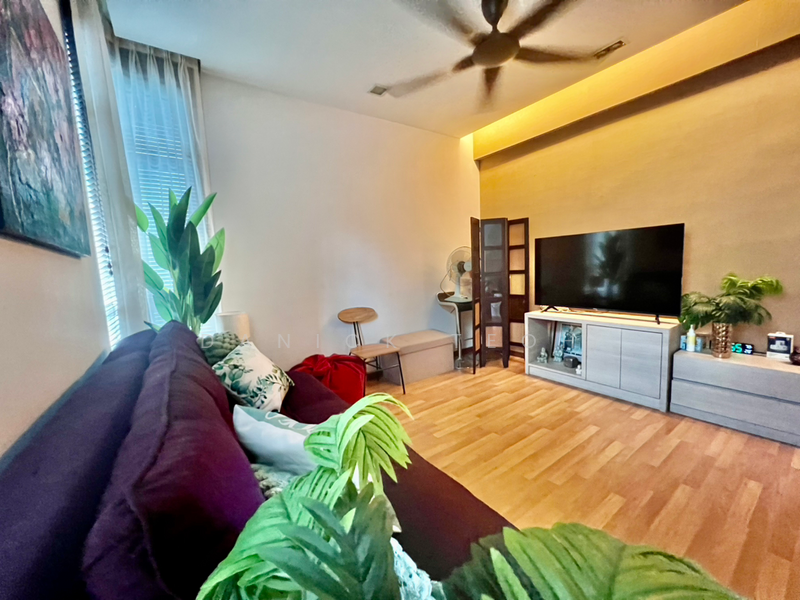 For Sale - 10 Island Resort