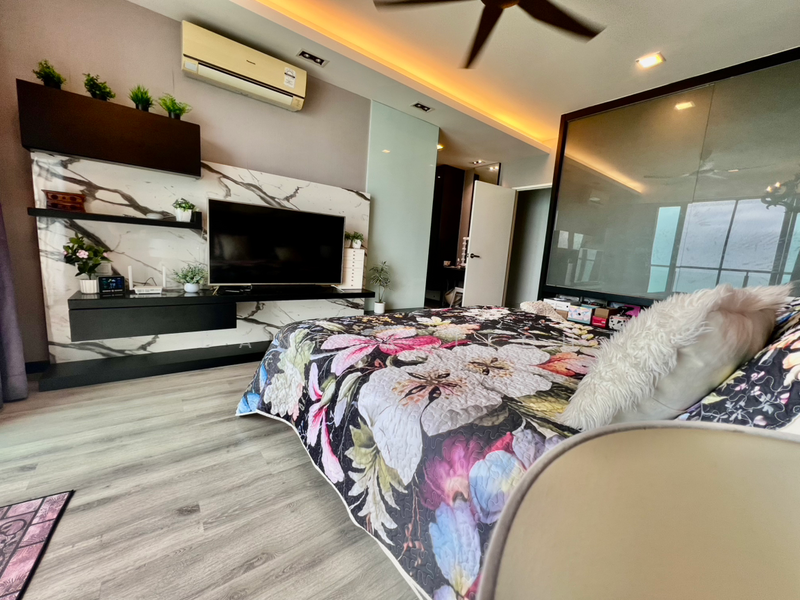 For Sale - 10 Island Resort