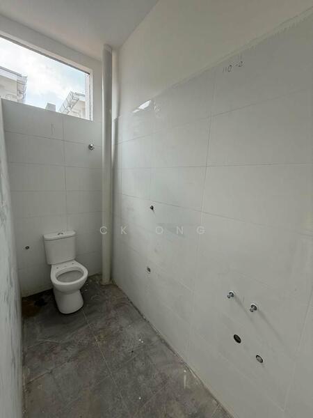 For Rent - Commercial semi-D at Taman Perdana